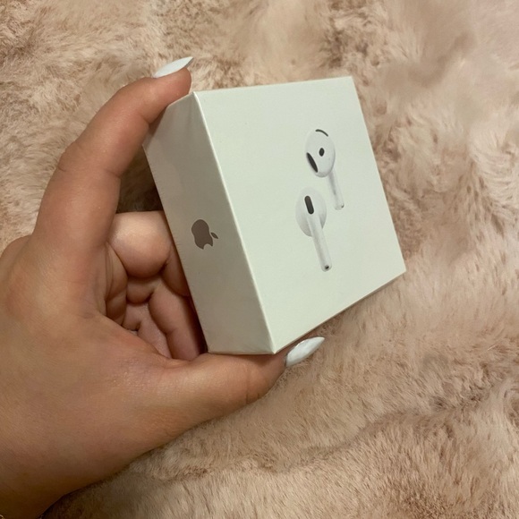 Apple AirPods Wireless Earbuds